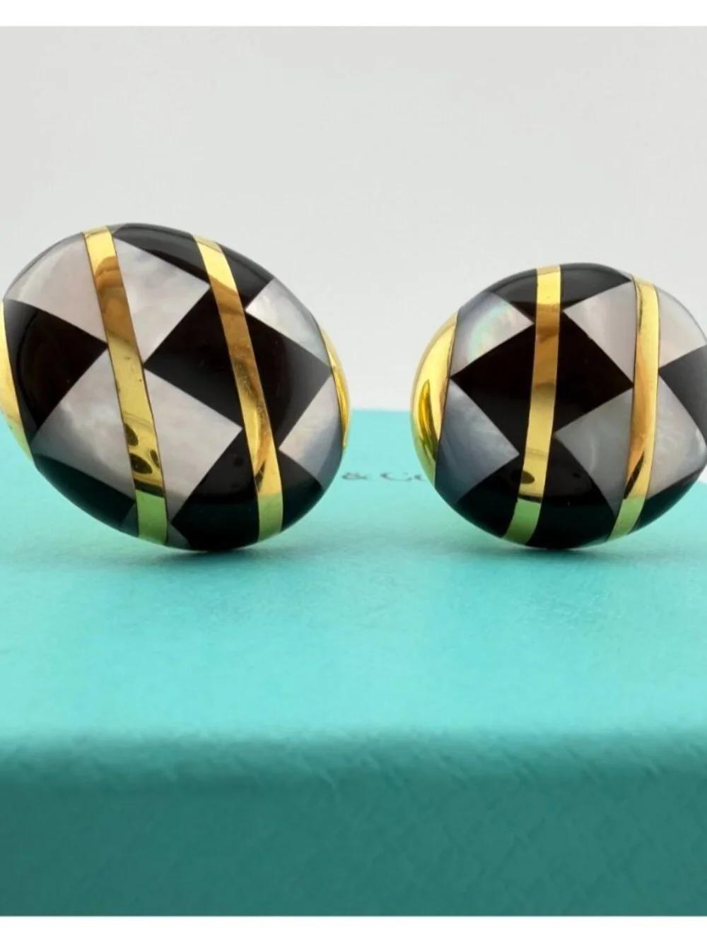 Tiffany & Co. 18k Mother of Pearl Onyx Geometric Clip Earrings Vintage 25g Gold